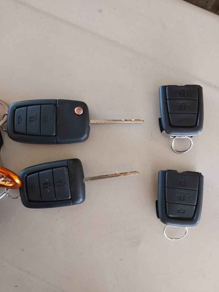 KeyMasters Locksmiths Automotive image