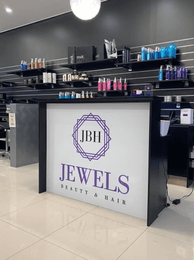 Jewels Beauty and Hair gallery image 1