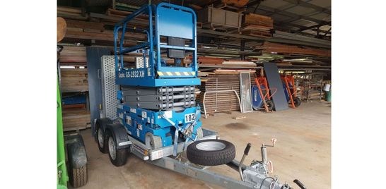 READY TO HIRE - Electric Scissor lift on self driven trailer