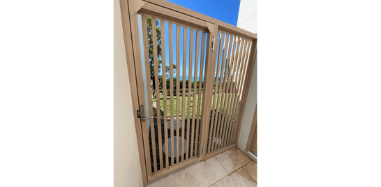Timber-Look Aluminium Gate